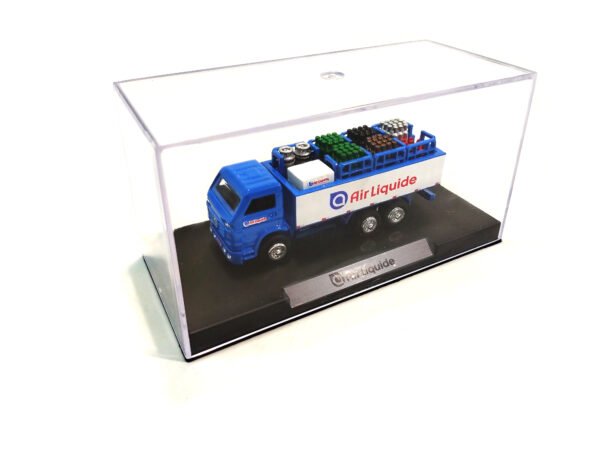 Miniatura de caminhão personalizado, fabricação nacional, Químico 8 Engradados truck, cabine VW Worker em escala 1:87, personalizado Air Liquide.
