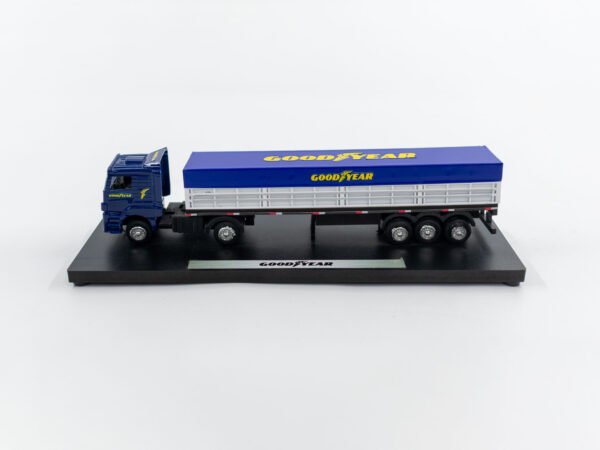 Miniatura de caminhão com graneleiro 3 eixos juntos, personalizada, fabricação nacional, personalização Goodyear, em escala 1:87.