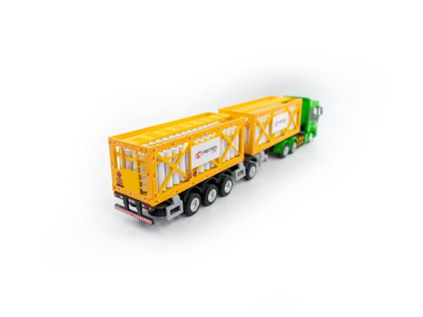 Miniatura de caminhão com carreta biometano, personalização Reiter.