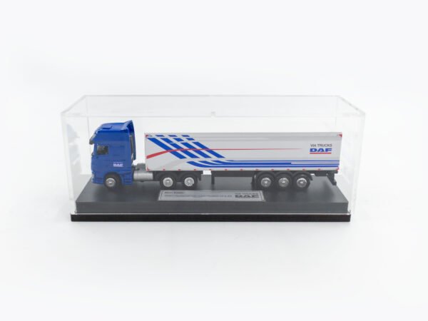 Miniatura de caminhão com baú 3 eixos, cavalo mecânico DAF e personalização Via Trucks/DAF – Escala 1:87